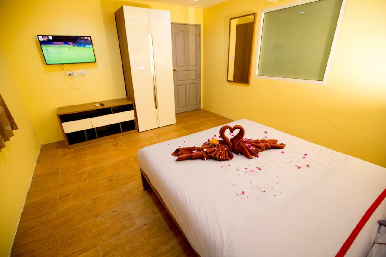 Oscar Boutique Hotel Patong Bagian luar foto