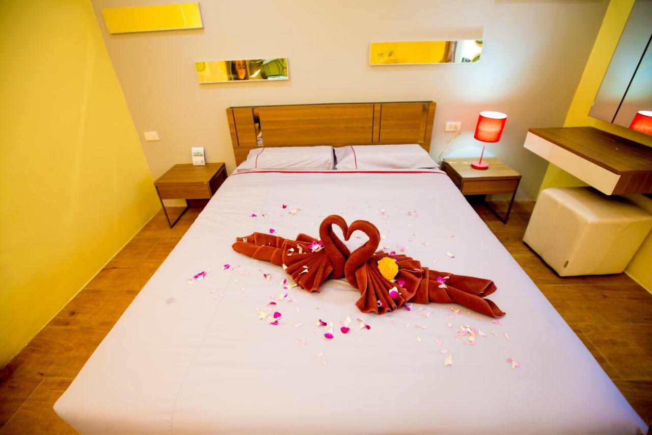Oscar Boutique Hotel Patong Bagian luar foto