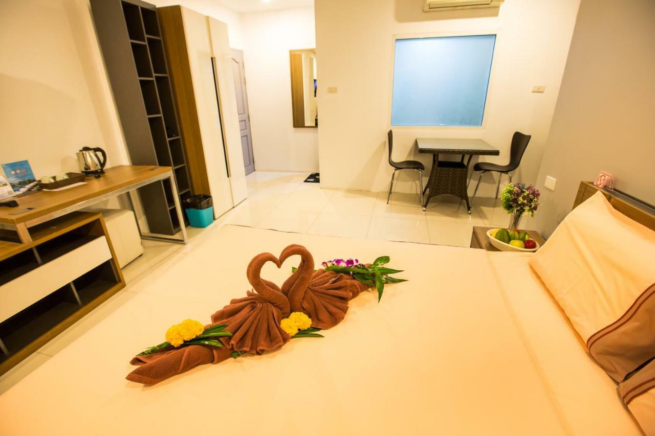 Oscar Boutique Hotel Patong Bagian luar foto