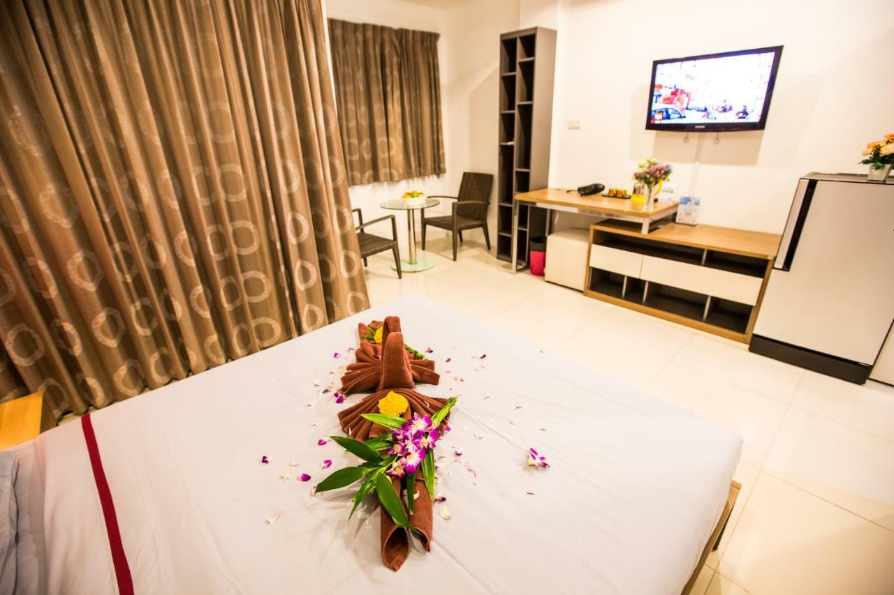 Oscar Boutique Hotel Patong Bagian luar foto