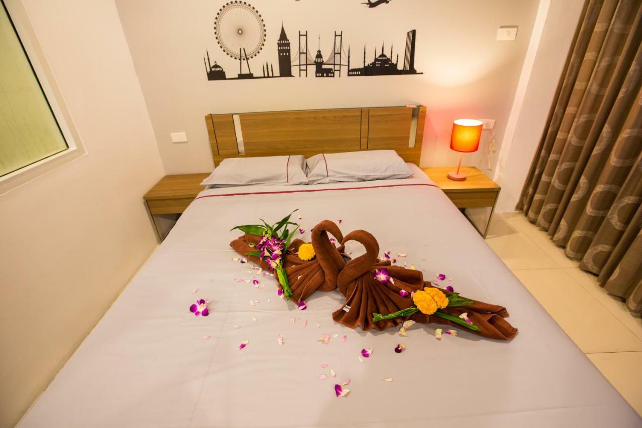Oscar Boutique Hotel Patong Bagian luar foto
