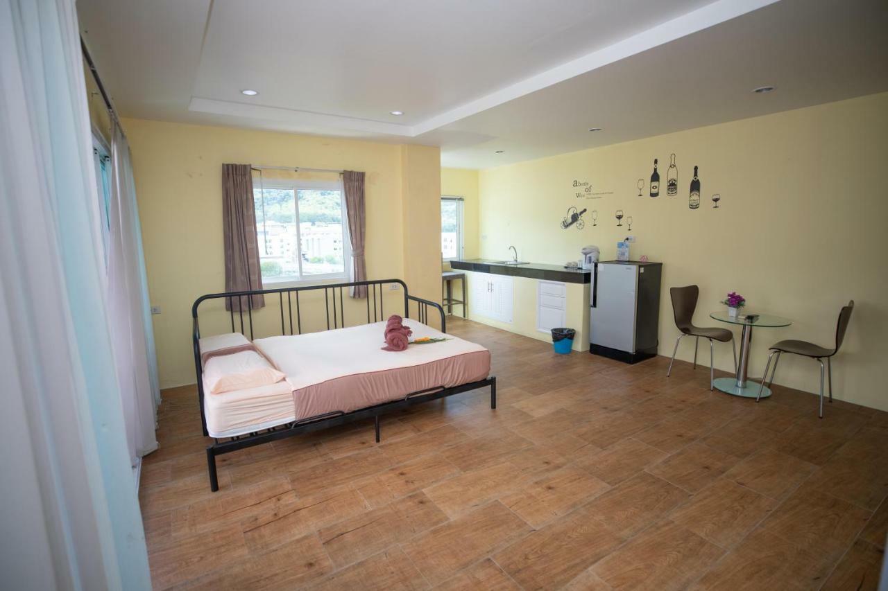 Oscar Boutique Hotel Patong Bagian luar foto