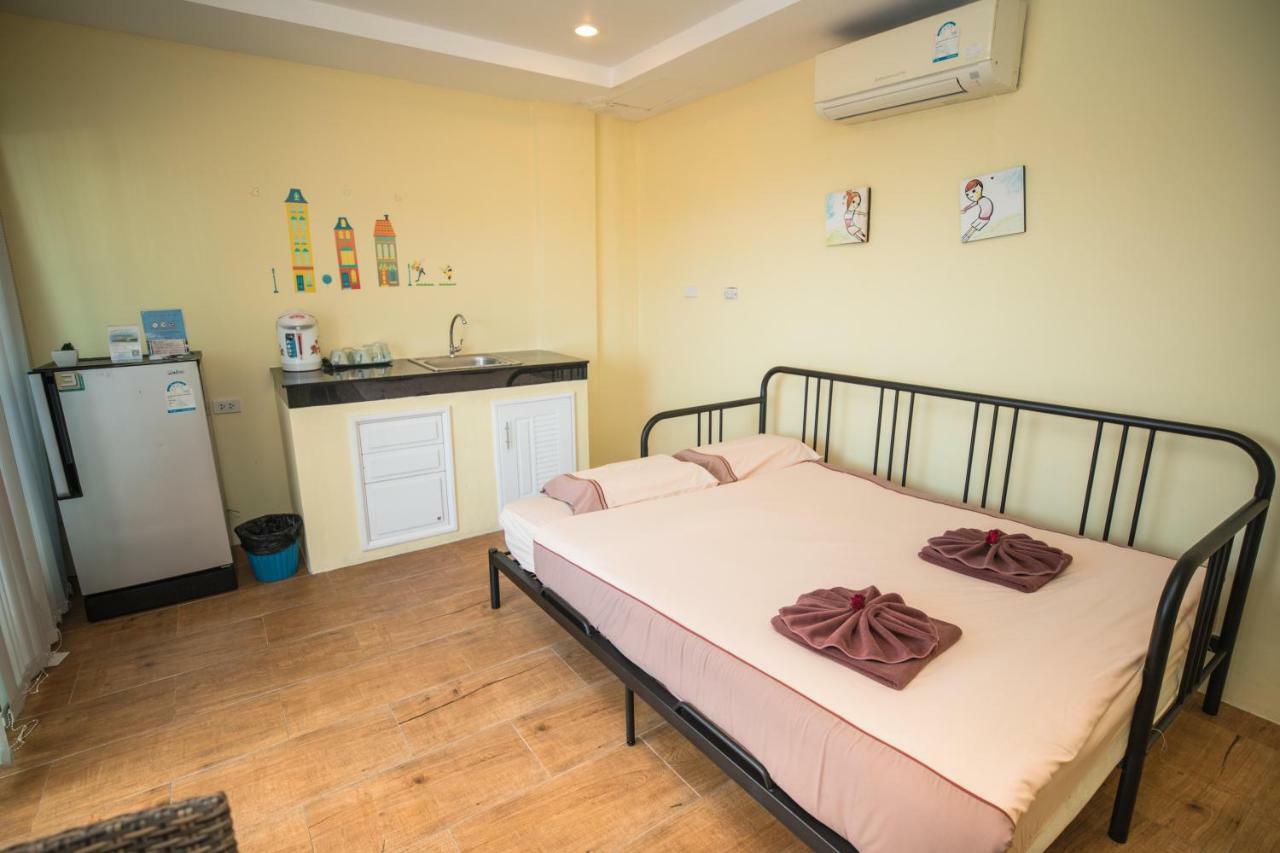 Oscar Boutique Hotel Patong Bagian luar foto